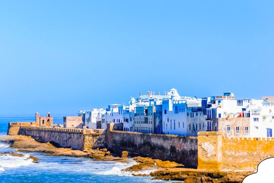 Windsurfing Lessons in Essaouira with scenic beach and Atlantic Ocean views