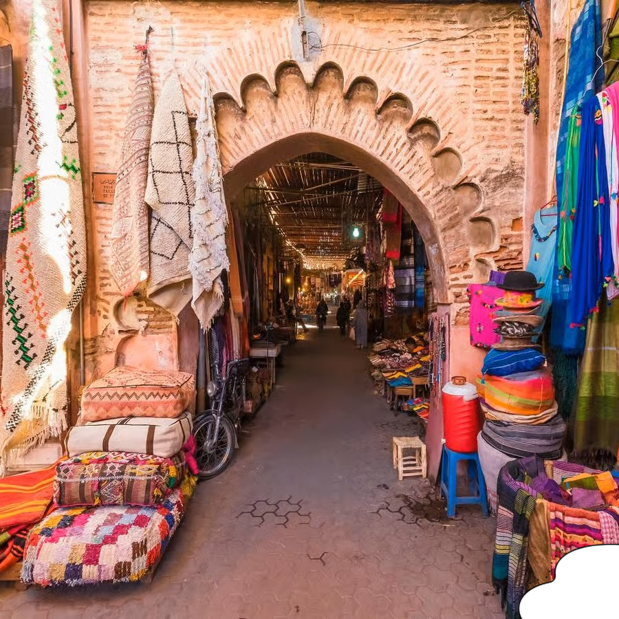 Marrakech hidden gems – colorful spice market in Rahba Kedima